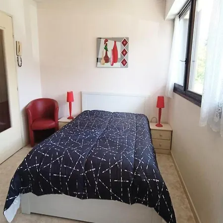 Studio For 2 People アパート *